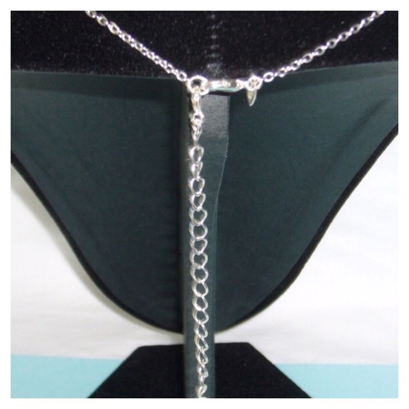 😎Pearlesque Rose burst Necklace - Picture 4 of 4